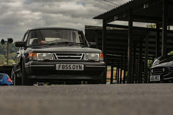 Quels sont les critères pour choisir un système de filtration d'air pour une voiture électrique?