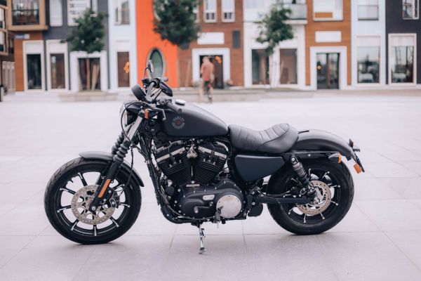 Quels sont les avantages des disques de frein en acier inoxydable pour une moto de route?