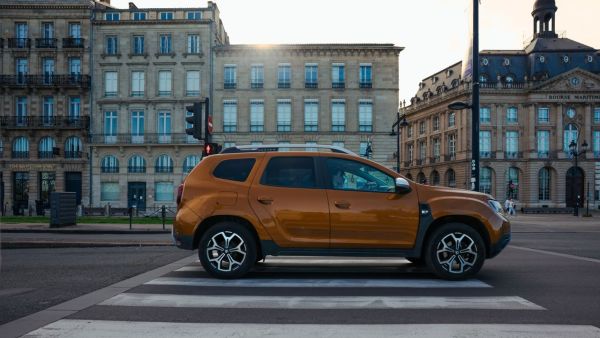 Quels sont les avantages des systèmes de suspension adaptative pour une conduite en ville?